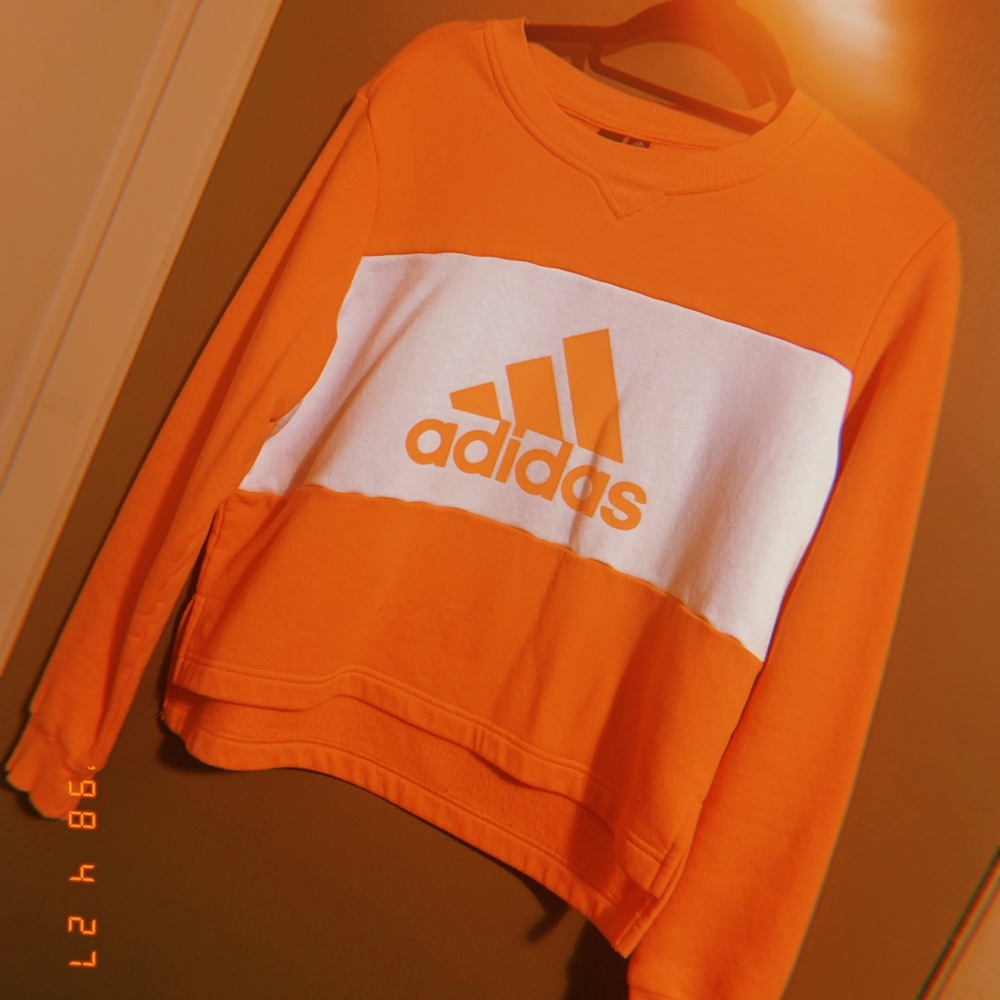 I am selling an adidas sweatshirt